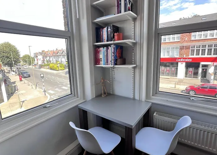 Cozy London Apartment With Great Location