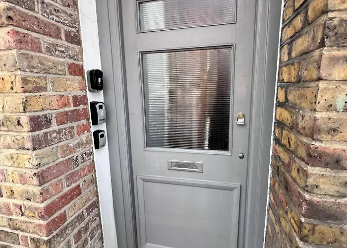 Cozy London Apartment With Great Location